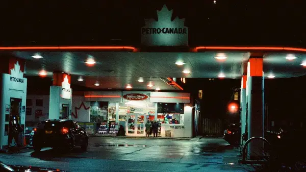 Calgary gas prices vary as some stations sell fuel below cost