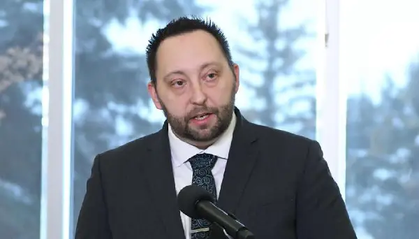 Alberta invests $9 million to strengthen rural primary care