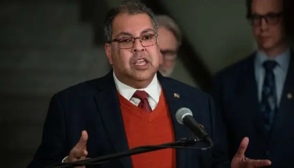 Nenshi calls on Smith to postpone Alberta separation referendum amid trade war