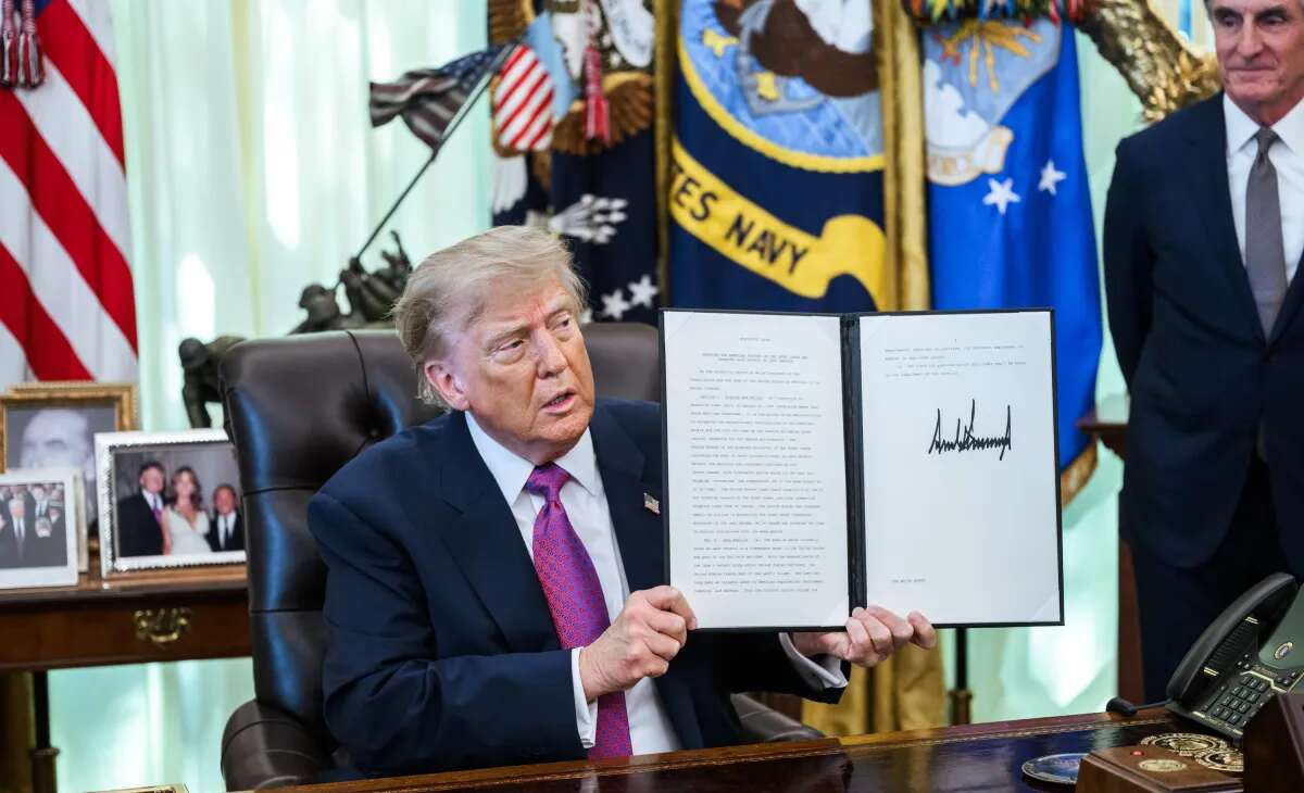  Trump orders review of Canadian goods in U.S. government procurement