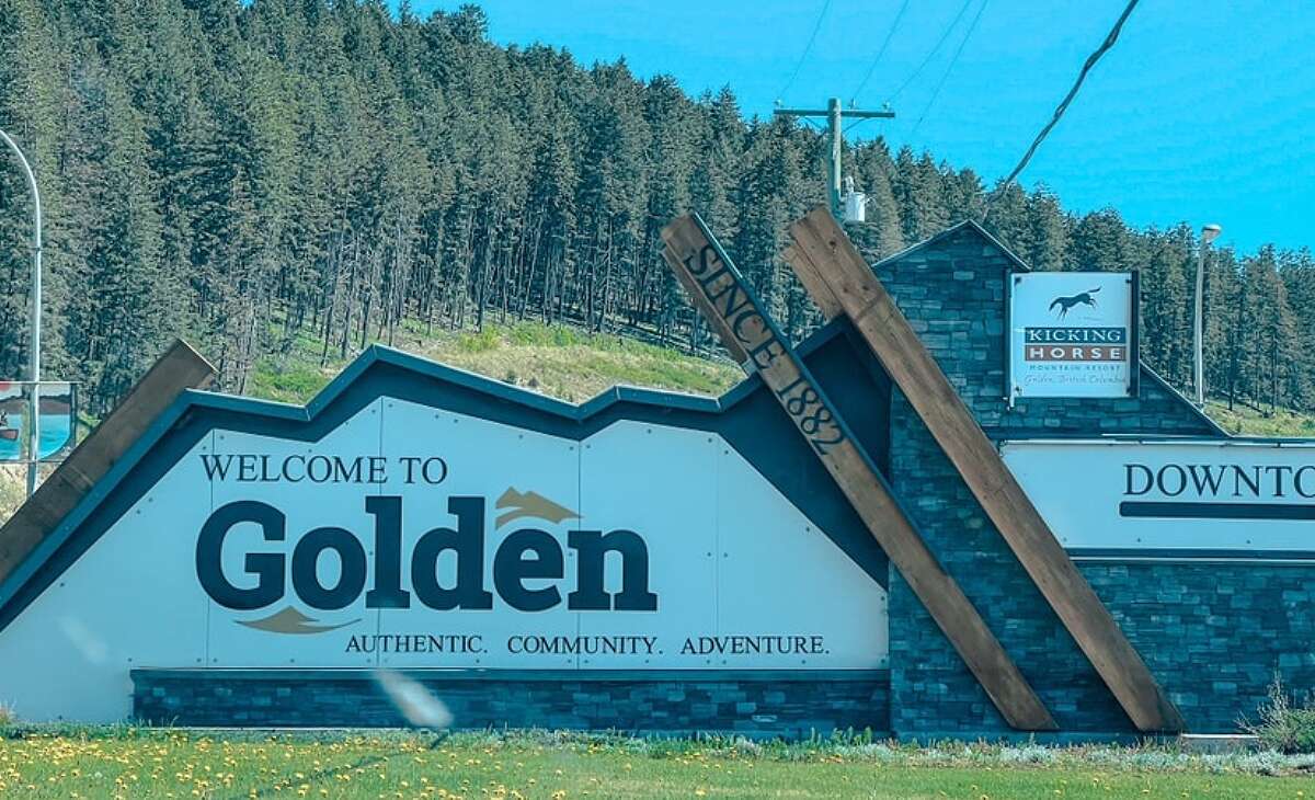 Golden, B.C., reverses course to stay on Mountain Daylight Time