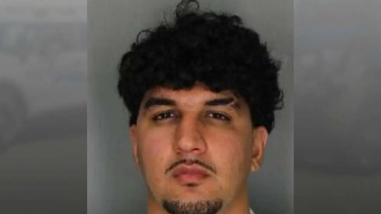 Toronto man wanted after counterfeit cash used to buy cell phone in Oshawa 