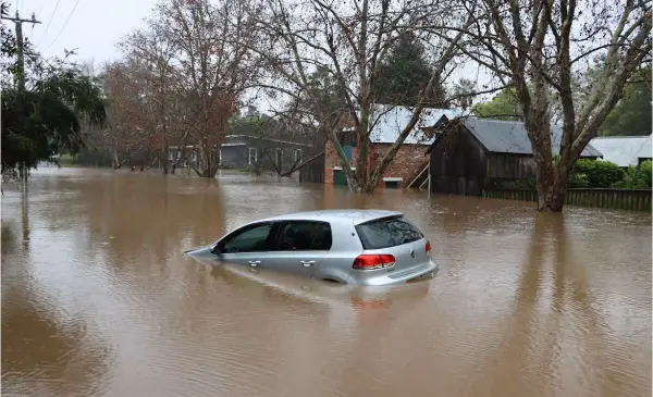  Severe thunderstorm leaves 65,000 Toronto customers without power, causes flooding