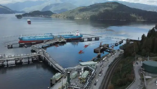Ottawa offers First Nations 15% stake in Trans mountain pipeline