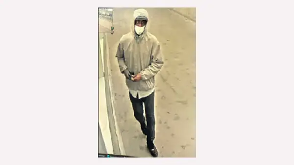 Peel Police seek suspect in three Square One robberies targeting electronics shoppers 
