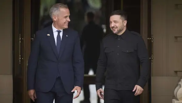 Zelenskyy praises Canada for crucial air defence support during Calgary meeting
